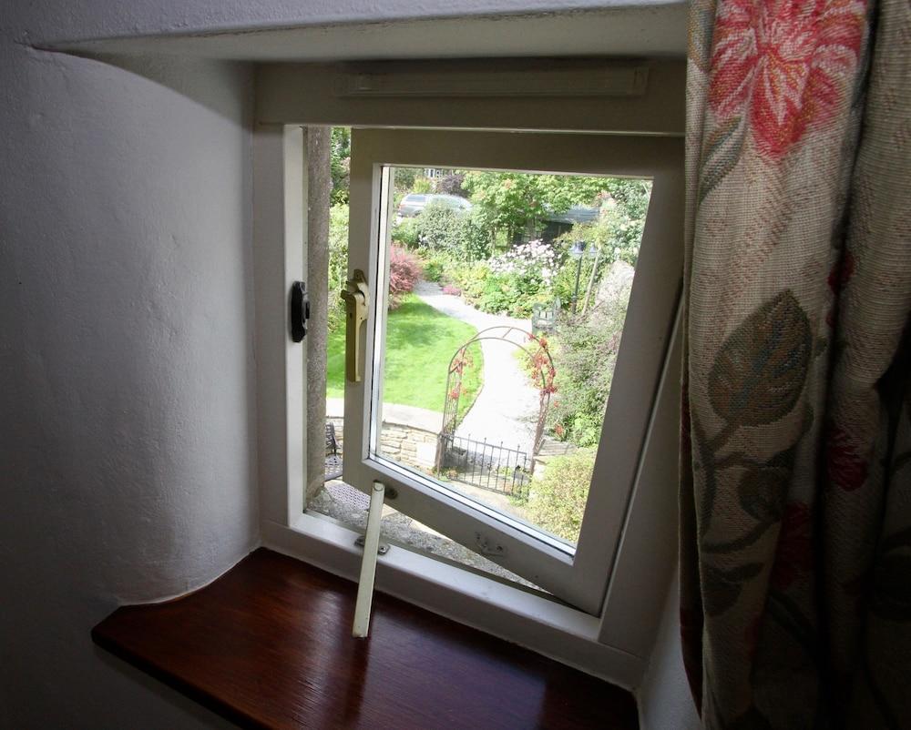 Guest house Ashfield House